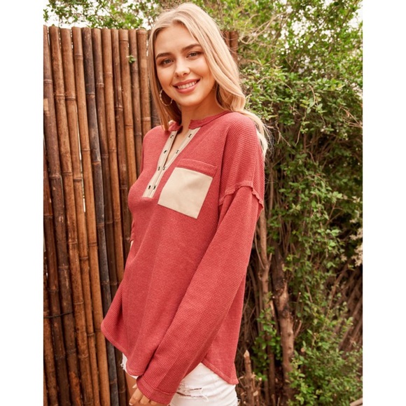 Fall Waffle Knit V-Neck Pocket Top Loose Slouchy Women’s Tops - Picture 2 of 8